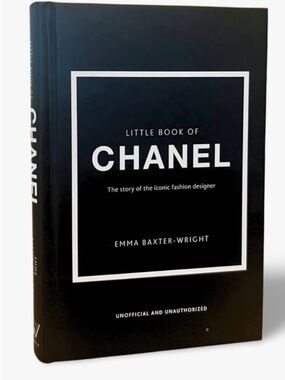 NEW Little book of CHANEL Black and White Hardcover Fashion Book